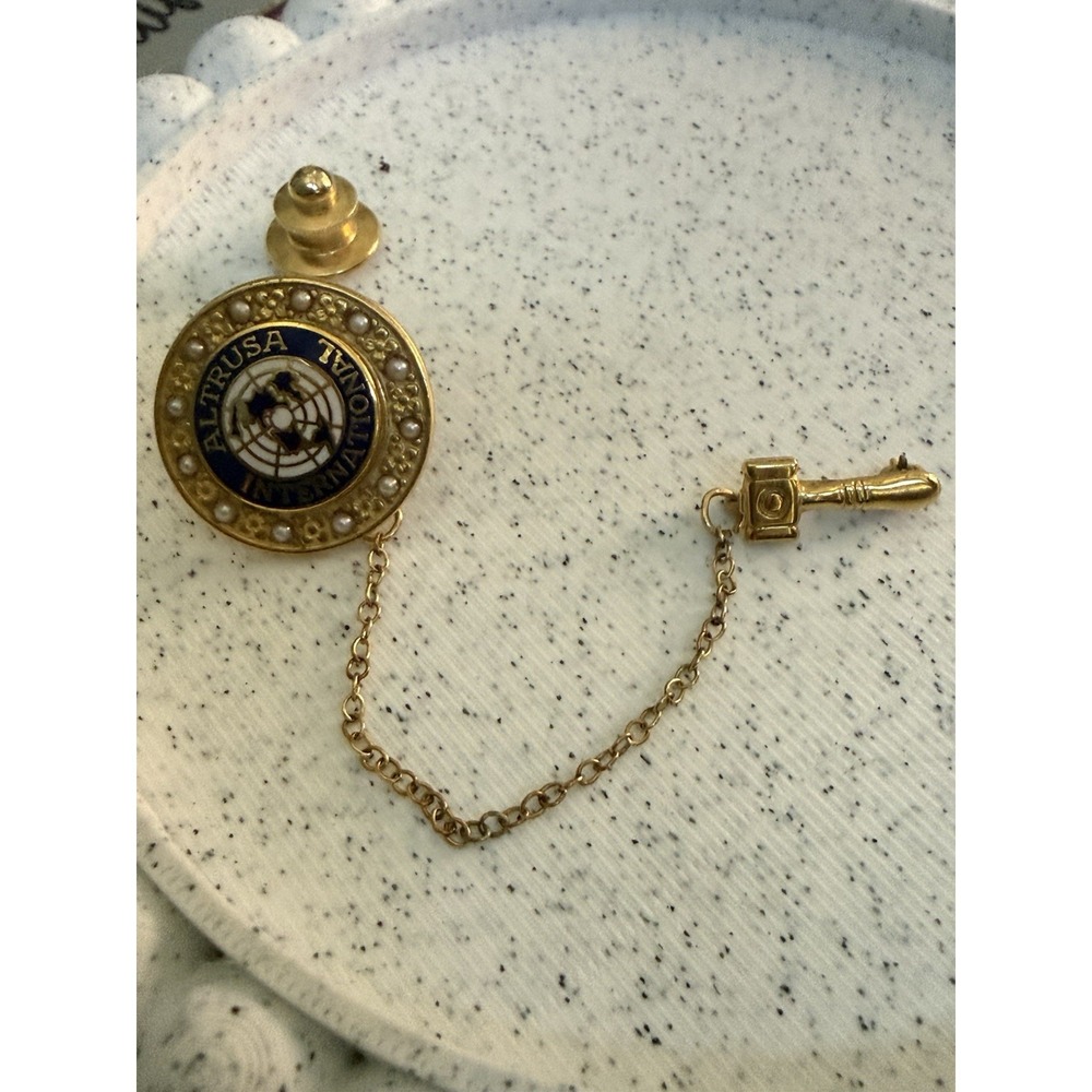 Vintage Altrusa International Gold Tone Enamel Lapel Pin w/ Chain DMI USA